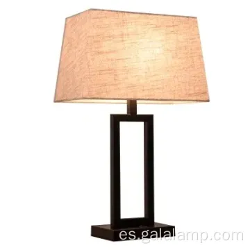 Elegancia moderna del dormitorio: elegante lámpara de escritorio LED blanco